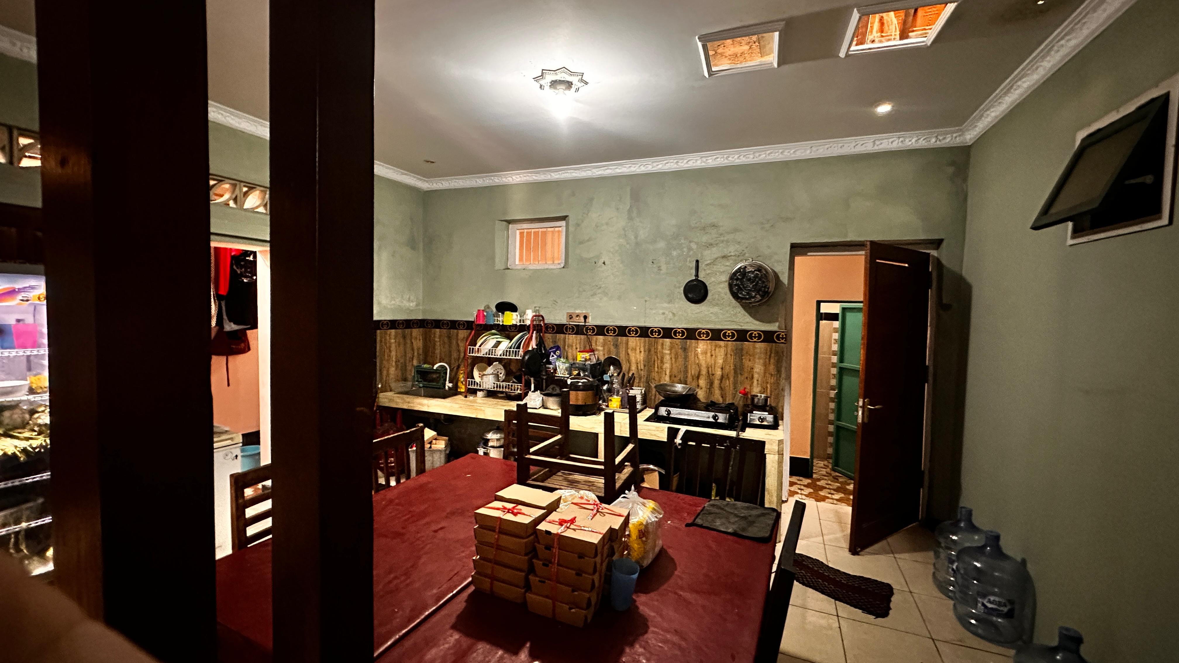 Dapur Bersama & Fasilitas Asrama