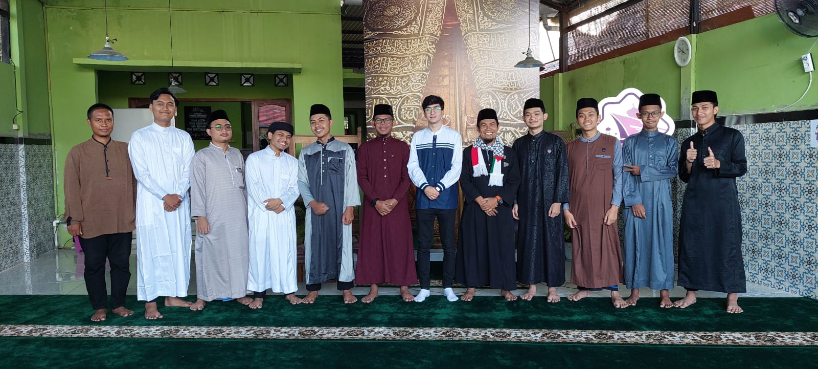 Foto bersama santri Angkatan 1 PMMI