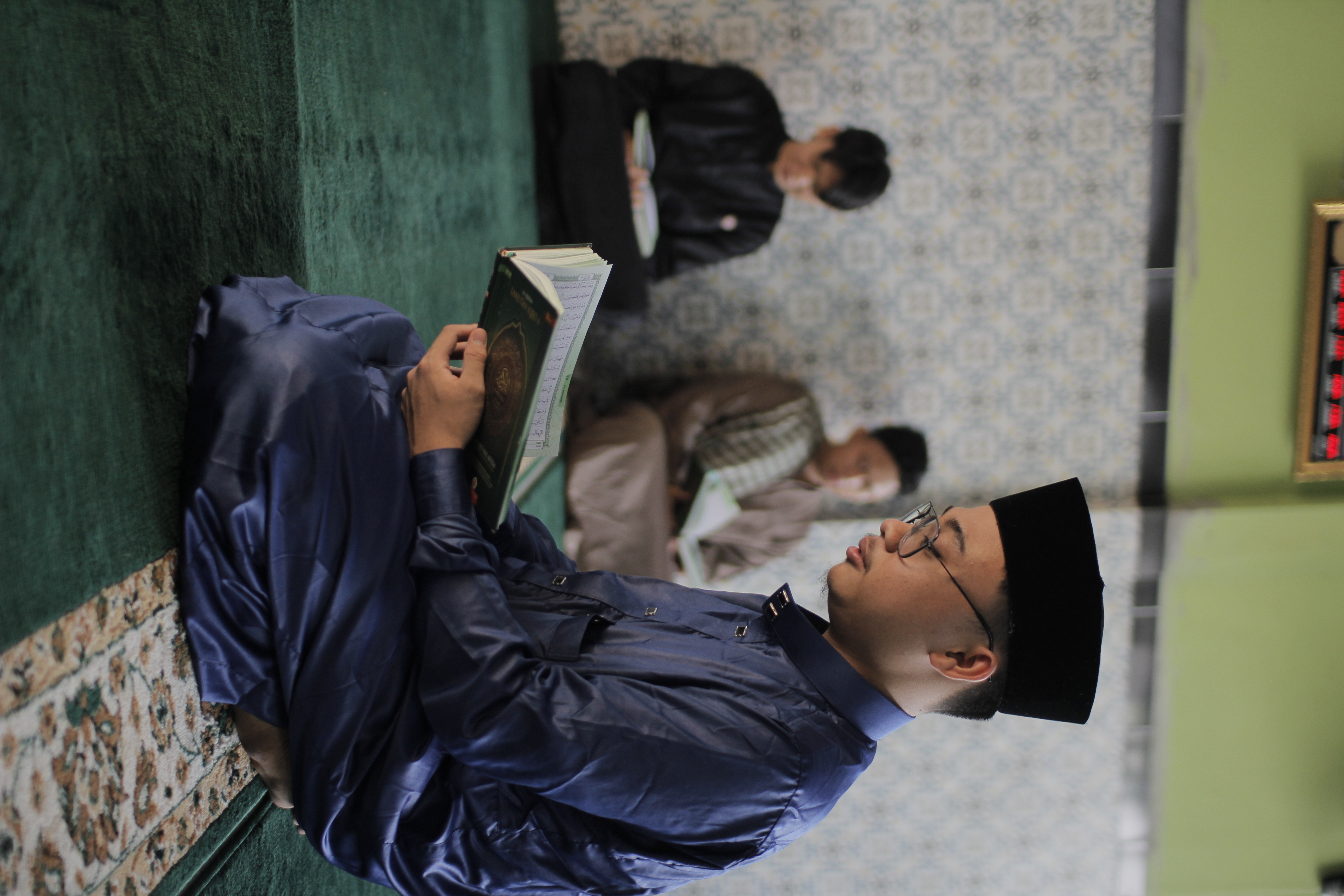 Santri PMMI sedang mengaji